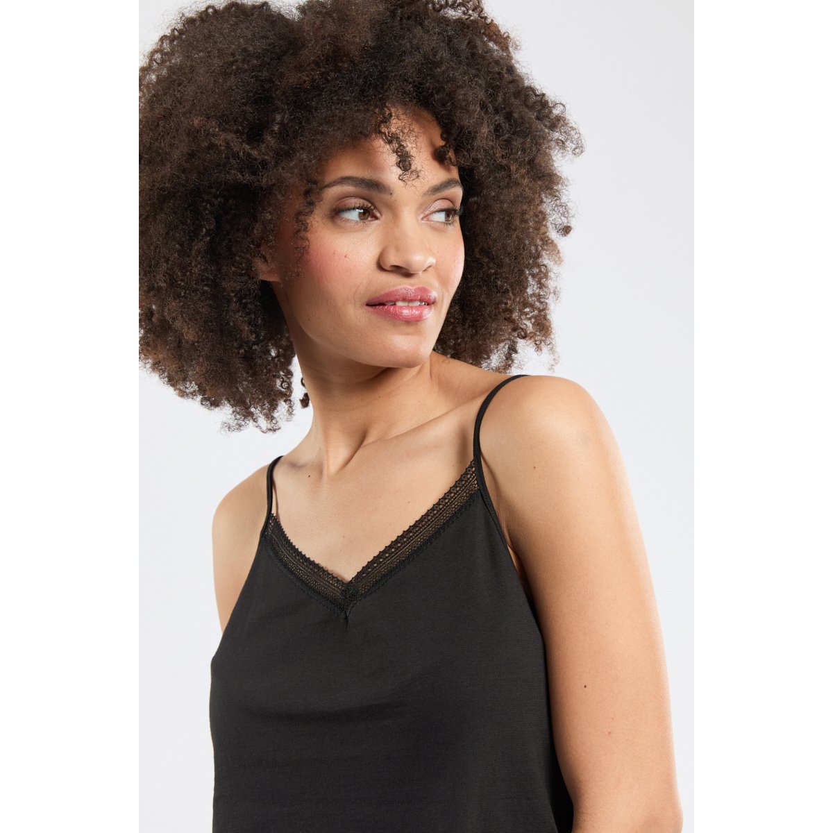 Caraco col V avec dentelle en coton léger bio noir intense, ARMOR-LUX