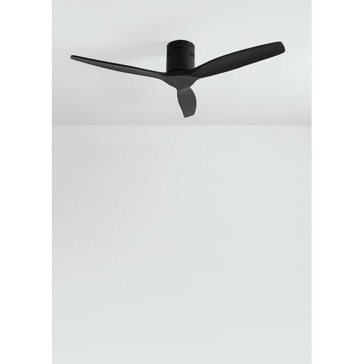 Ventilateur de plafond 40W sans lumière avec télécommande WIND CALM NATURAL WOOD noir/noir, CREATE