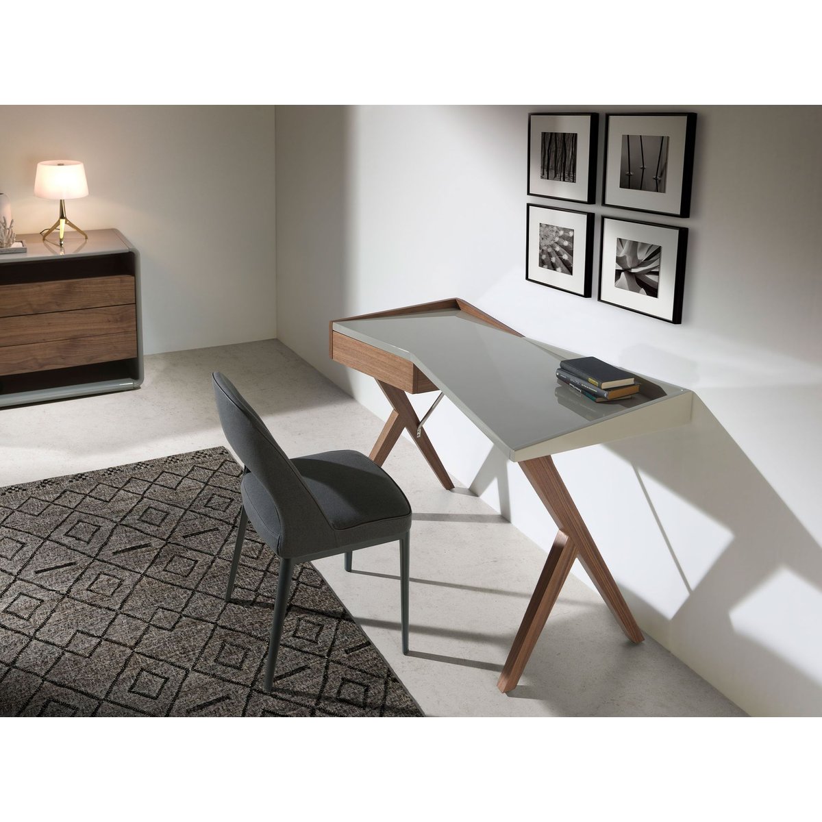 Bureau en noyer avec plateau en bois gris gris | noyer, ANGEL CERDA