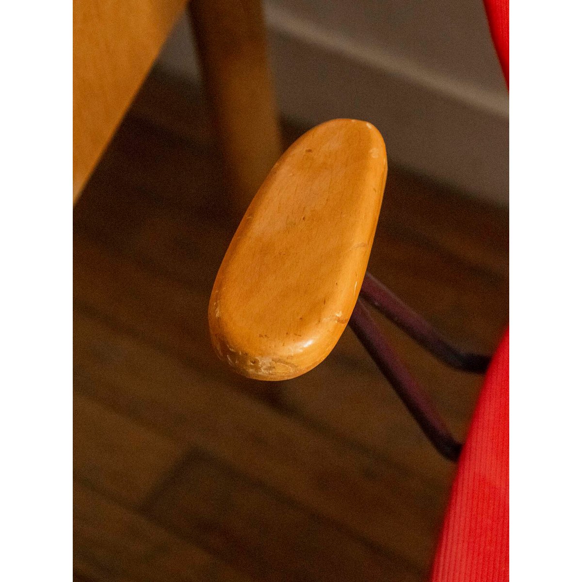 Chaise de bureau à l'élégance audacieuse Alma N°1648 - Bon état rouge, DEBONGOUT
