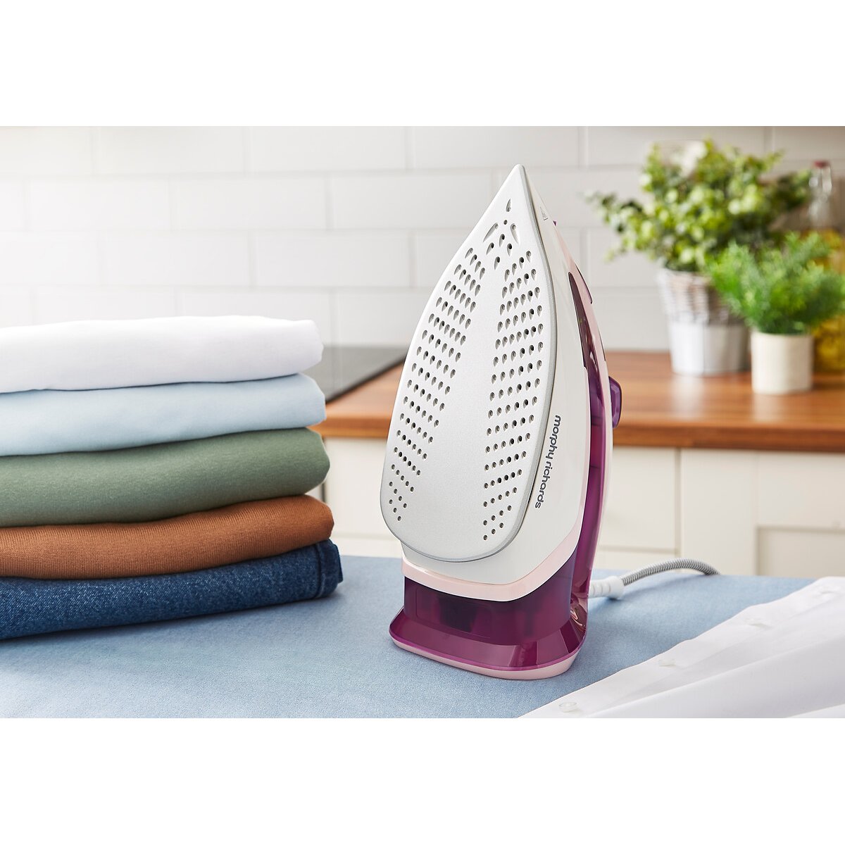 2400W Steam Iron - 302011 pink, MORPHY RICHARDS
