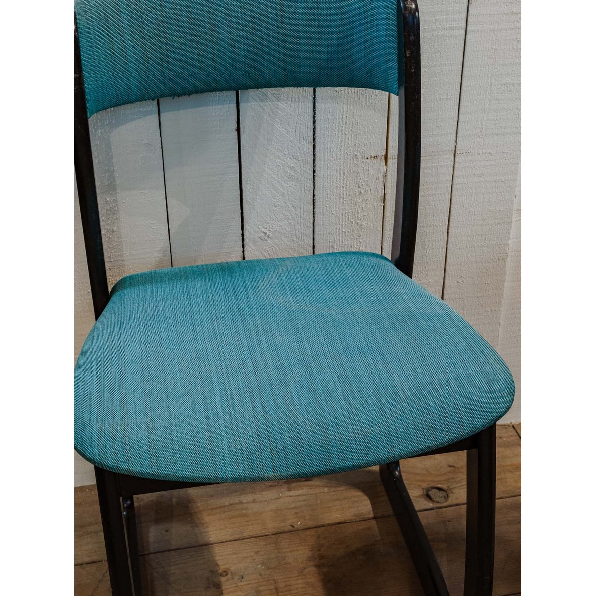 Paire de chaises en bois et tissu Alma N°1693 - Bon état bleu clair, DEBONGOUT