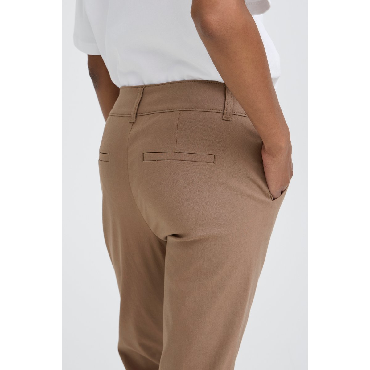 Chino coupe droite beige walnut, B.YOUNG