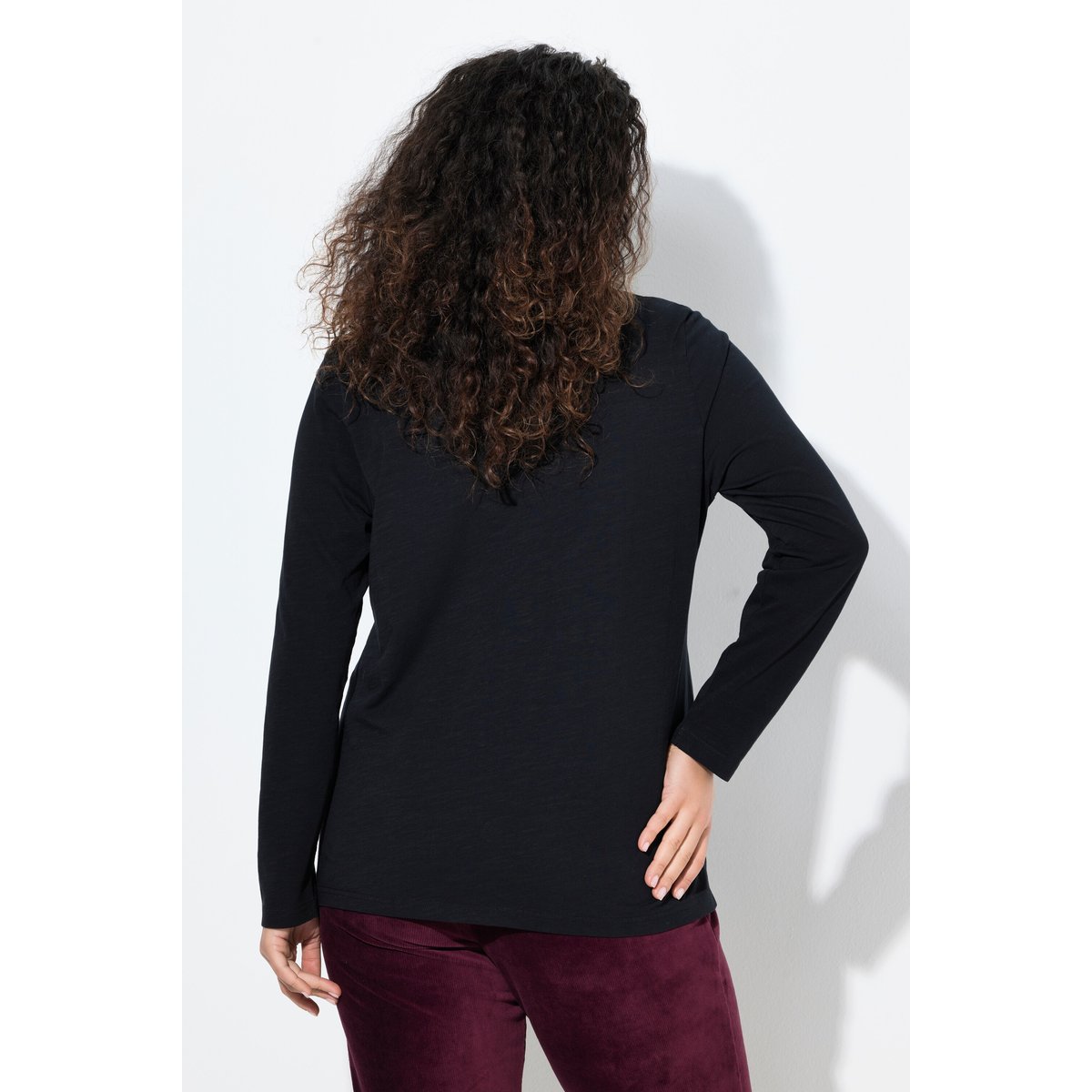 T-shirt classique à col rond et noir, ULLA POPKEN