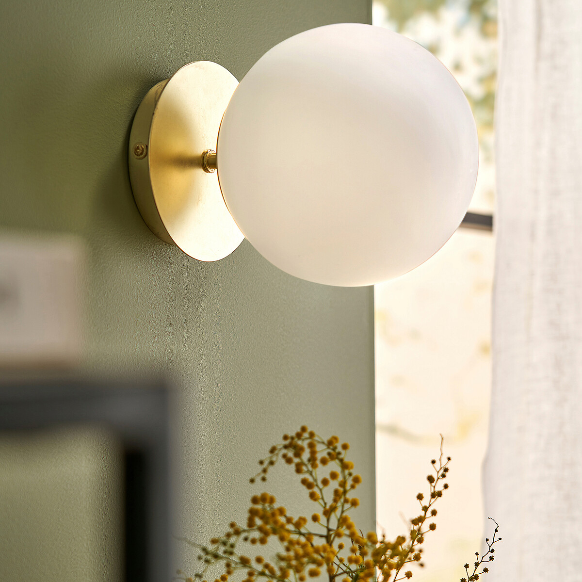 Applique ou plafonnier, en laiton et verre opaline, MORICIO blanc, LA REDOUTE INTERIEURS