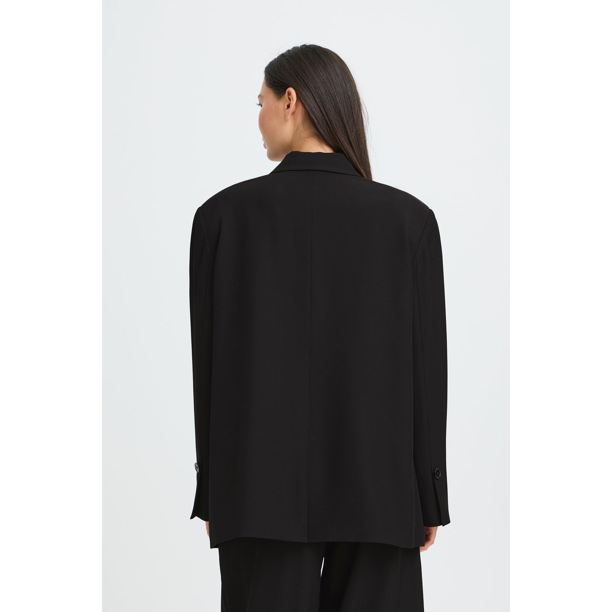 Blazer classique, fermeture deux boutons, coupe droite noir, ICHI