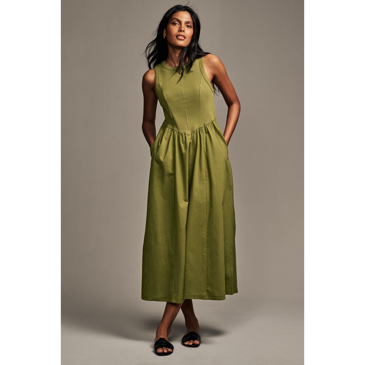 Robe mi-longue sans manches dos nageur vert kaki, NEXT