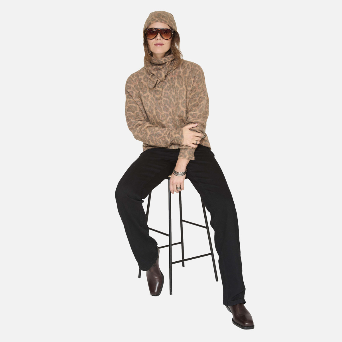 Pull KOULEN choco, MKT STUDIO