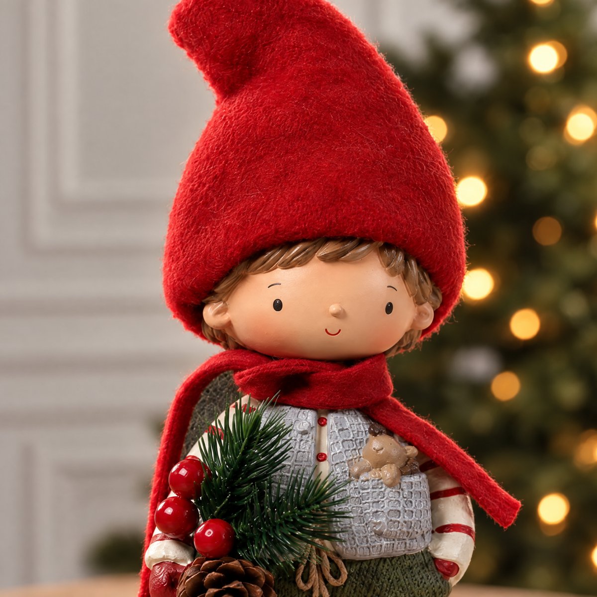 Figurine garçon pin enchanté décorative artificielle H22 NOËL rouge, SIA