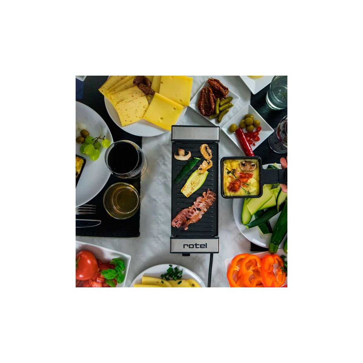 Appareil à raclette avec poêlons et spatules noir,gris, ROTEL