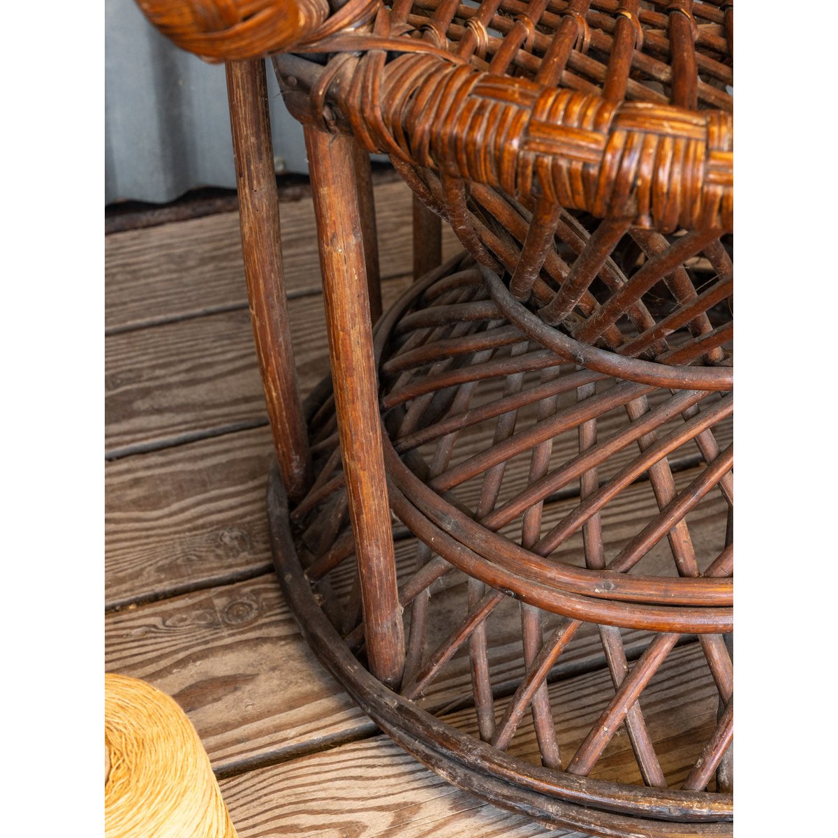 Grand fauteuil en osier Ernest N°1097 - Bon état bois foncé, DEBONGOUT