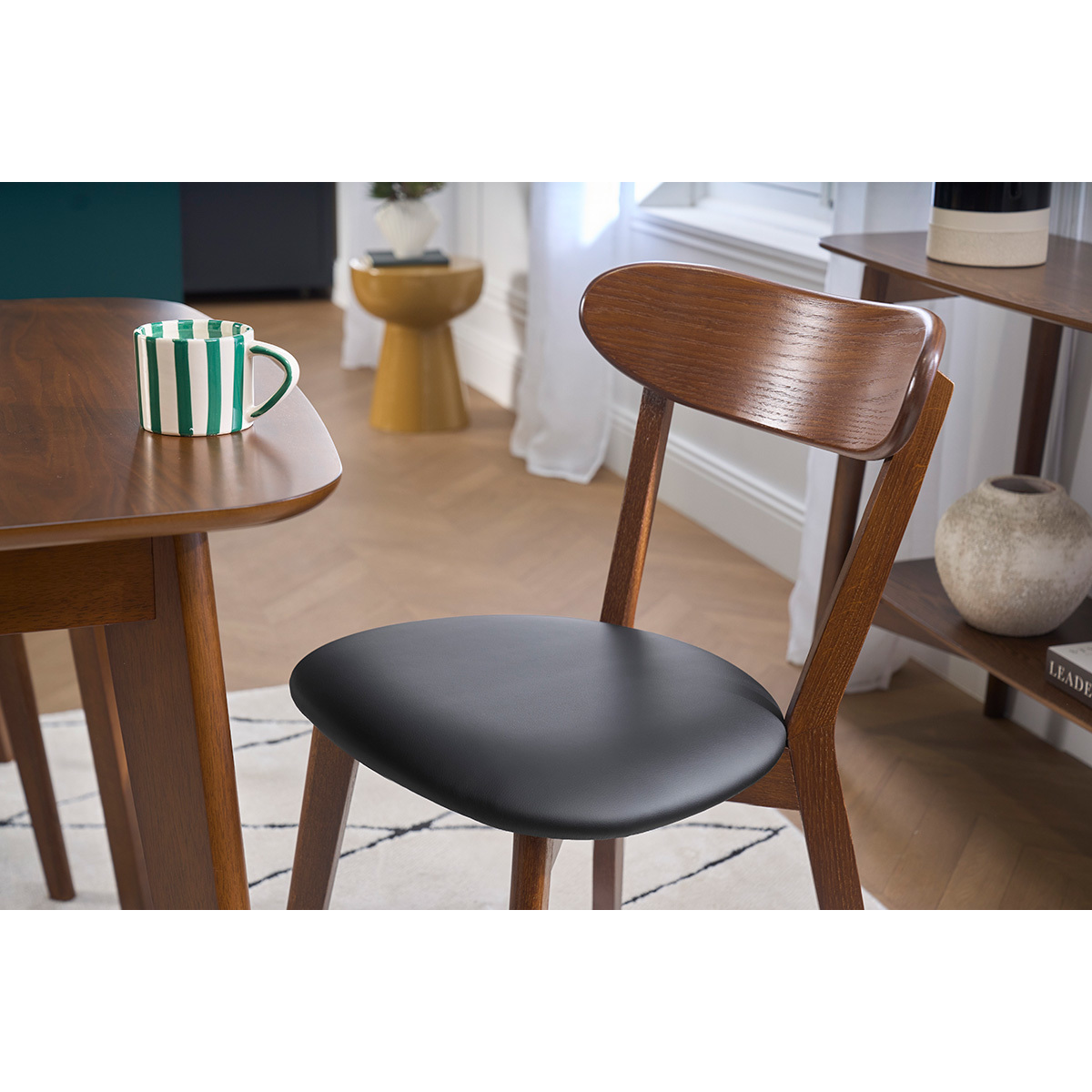 Chaises vintage en bois foncé et tissu effet velours texturé vert kaki (lot de 2) DOVE noyer, MILIBOO