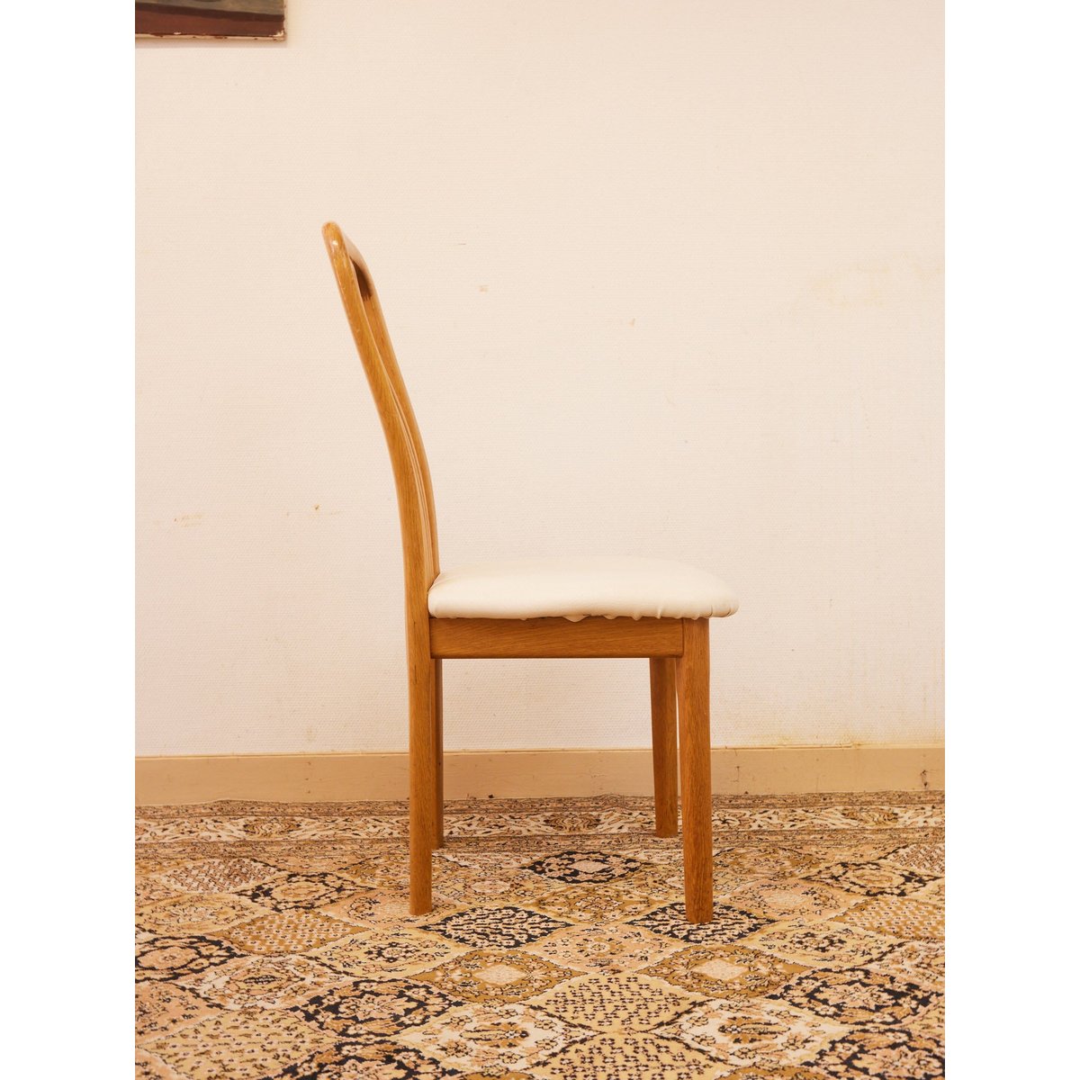 Lot de 4 chaises et 2 fauteuils en bois Alma N°1918 - Bon état bois clair, DEBONGOUT