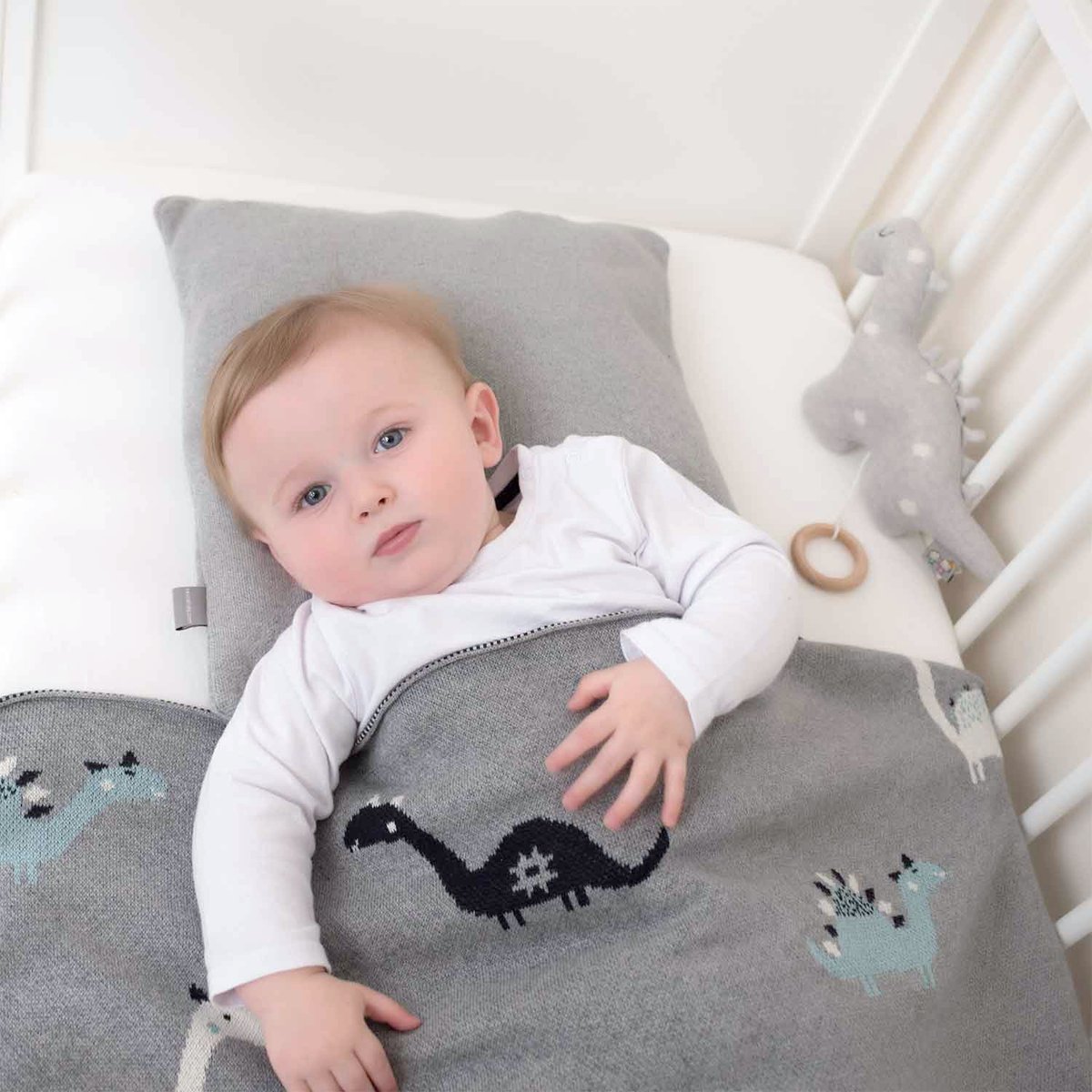 Couverture plaid en coton bio TRICOT gris, dino, SEVIRA KIDS