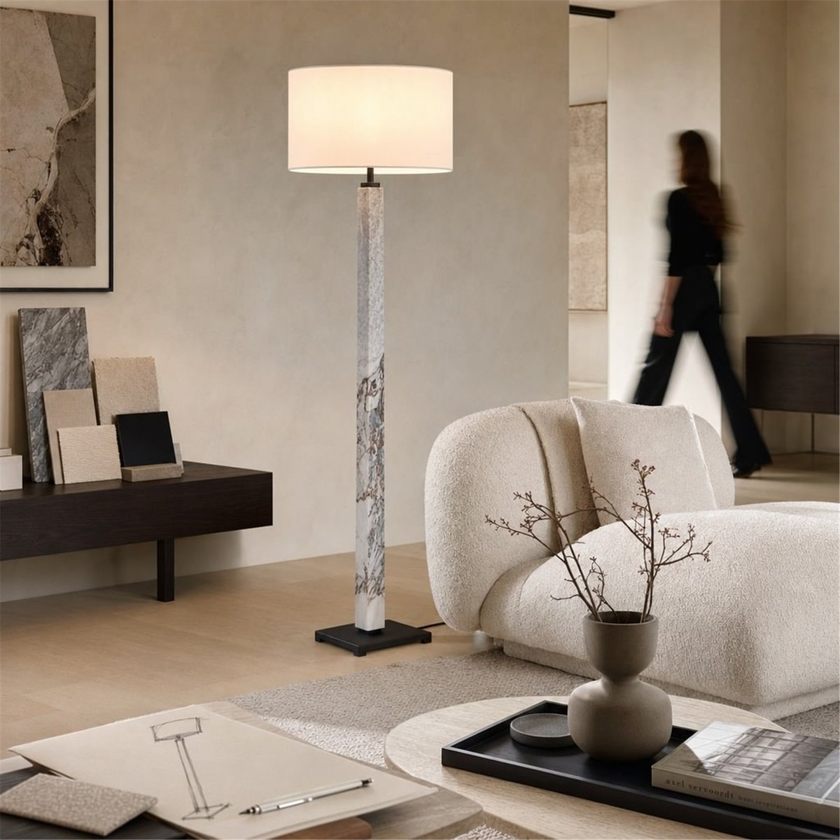 Lampadaire en marbre et métal noir mat, RECOLLECTION