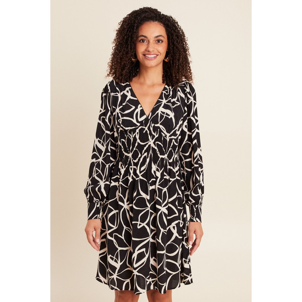 Robe courte évasée col v manches longues noir, BREAL