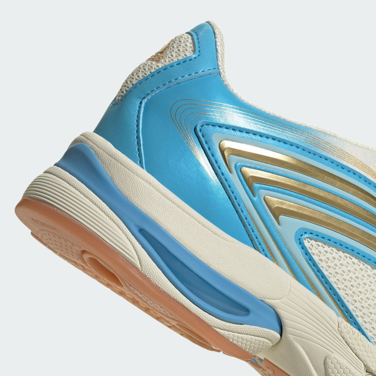 Chaussure Adistar Messi Chaussure Adistar Messi ivory / semi blue burst / icey blue, adidas Performance