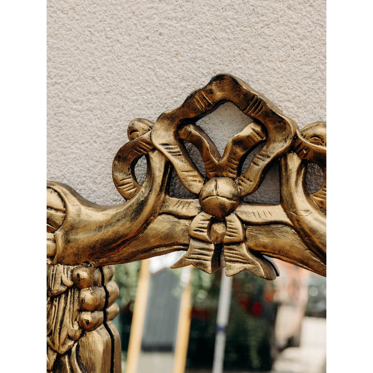 Miroir sculpté au cadre doré et sculptural Georges N°1275 - Bon état doré, DEBONGOUT