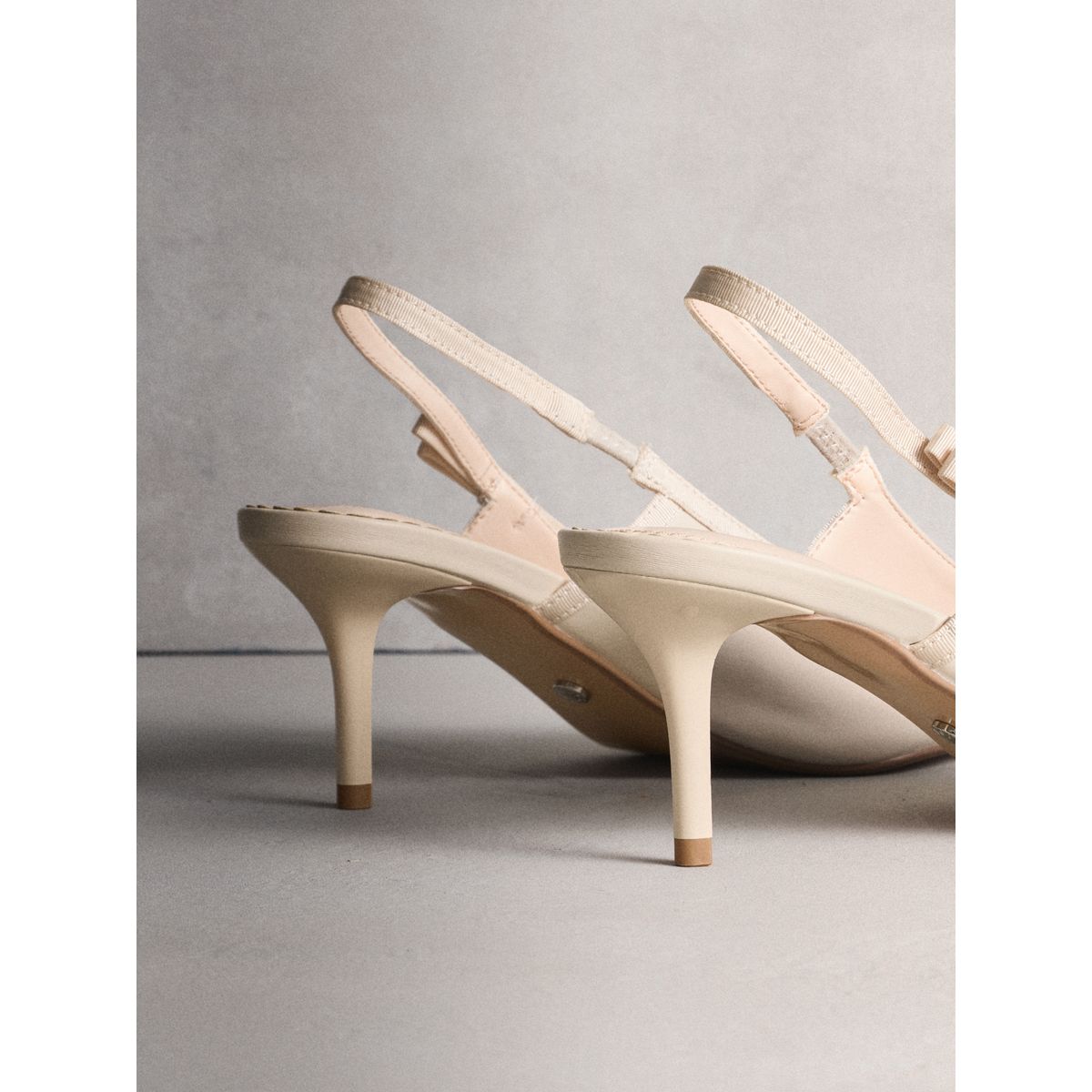 Chaussures pointues à nœud forever comfort® ivoire, NEXT