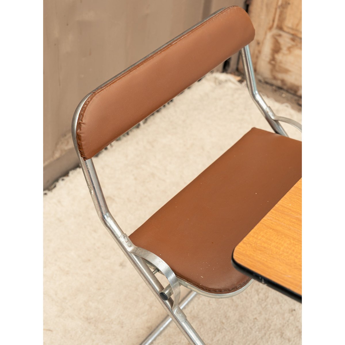 Bureau et chaise pour enfant chromé Yvan N°576 - Bon état bois foncé, DEBONGOUT