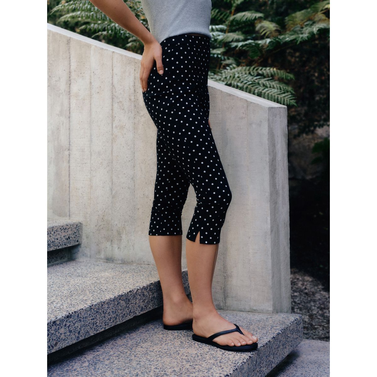 Jean capri raccourci denim à pois noirs, NEXT