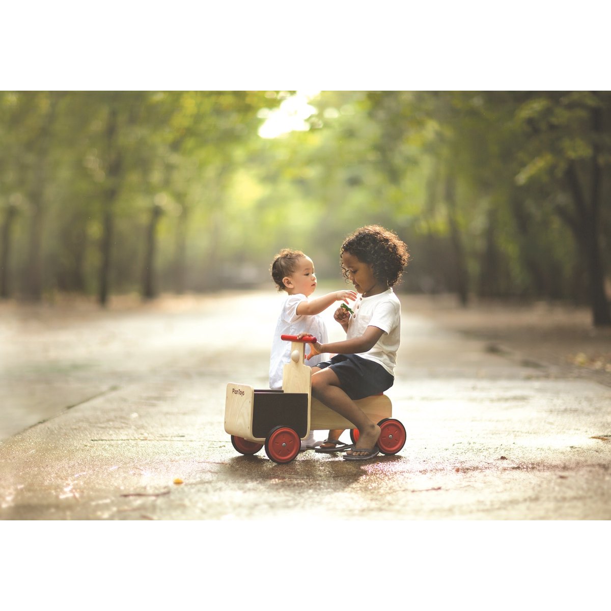 Triporteur rouge, PLAN TOYS