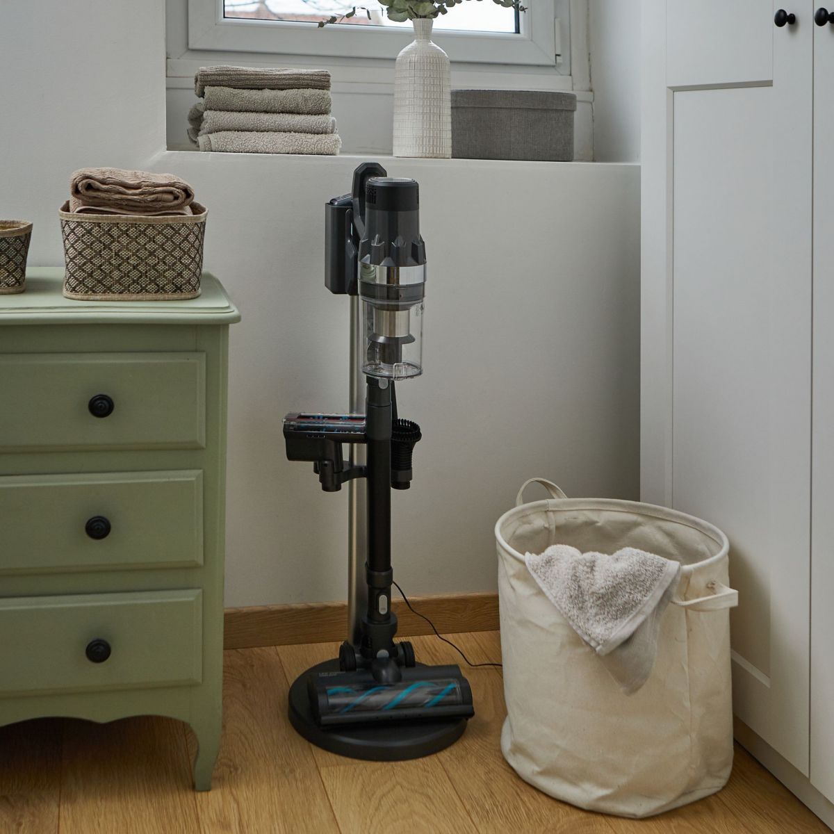Aspirateur balai EAMU 288 Easy Tech pro gris, ESSENTIEL B