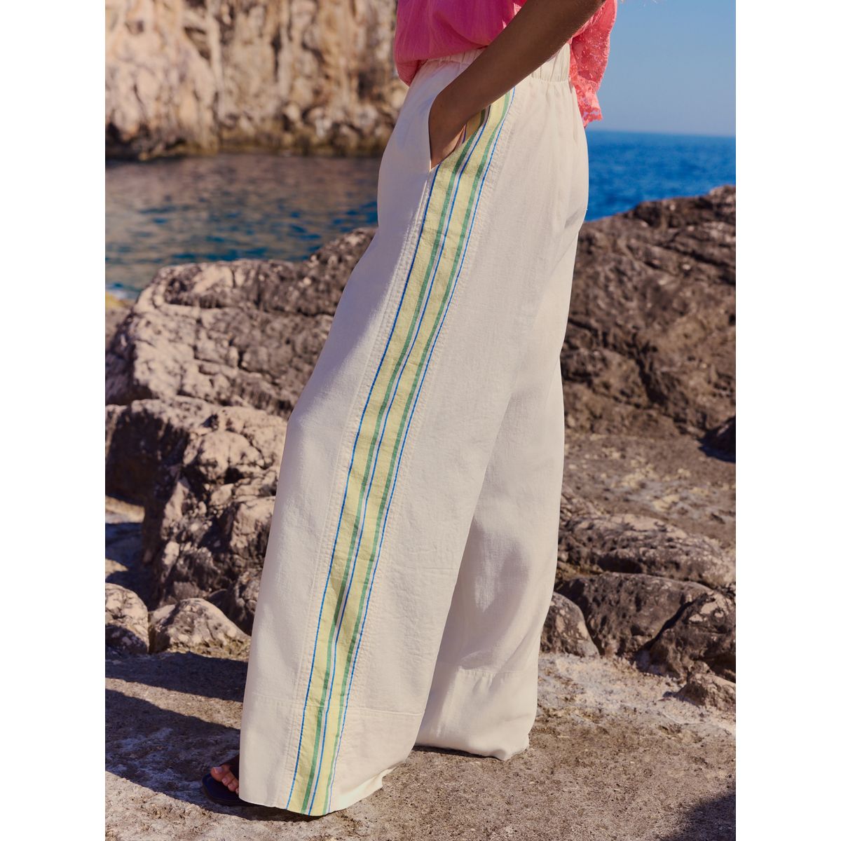 Pantalon en mélange de lin coupe large bande latérale écru/jaune, NEXT