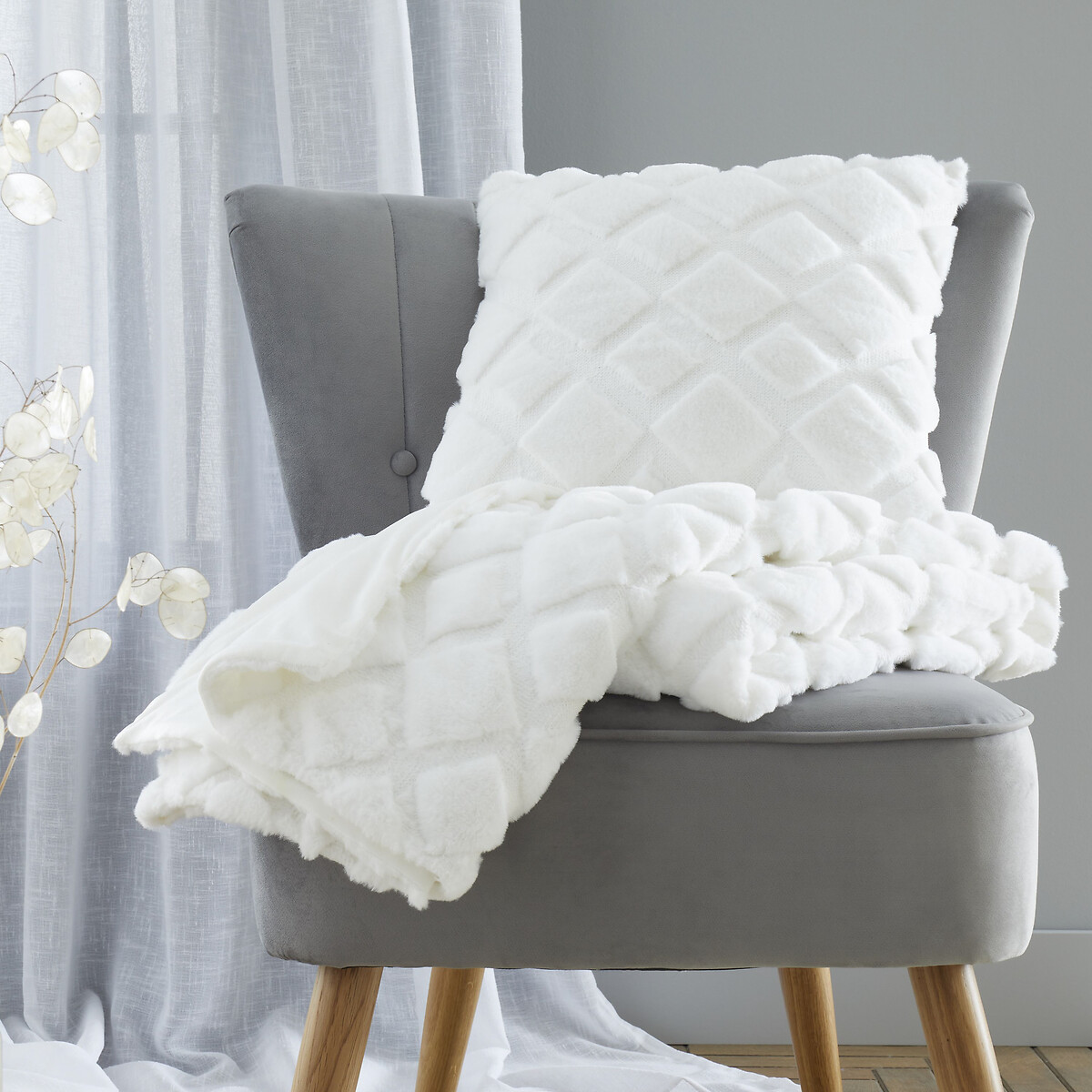 Cosy Diamond 130x170cm Throw white, CATHERINE LANSFIELD