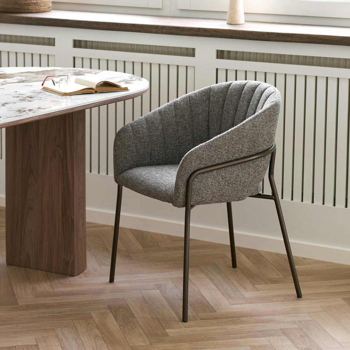 Fauteuil de table en tissu, pieds chromés (lot de 2) BERLIN gris foncé, PIER IMPORT