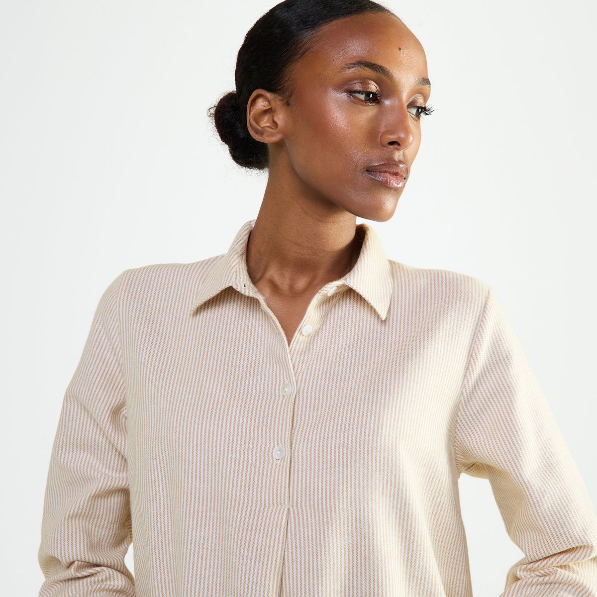 Chemise de nuit col classique en flanelle de coton FLANELLE RAYÉE beige, LAURENCE TAVERNIER
