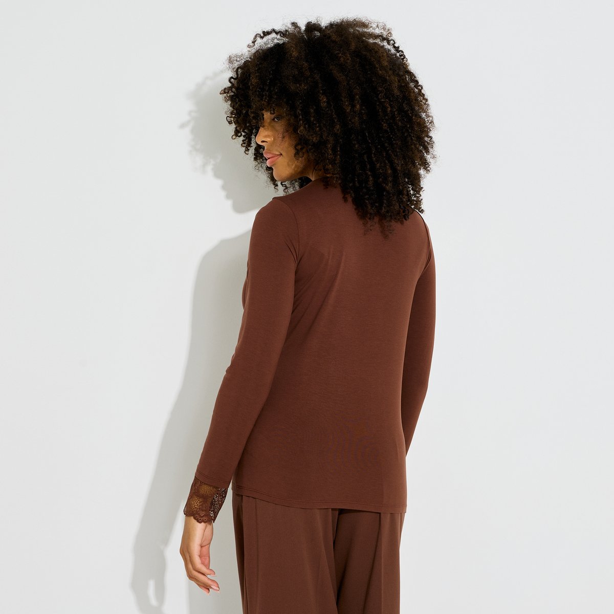 T-shirt col V ajouré marron chocolat, GRAIN DE MALICE