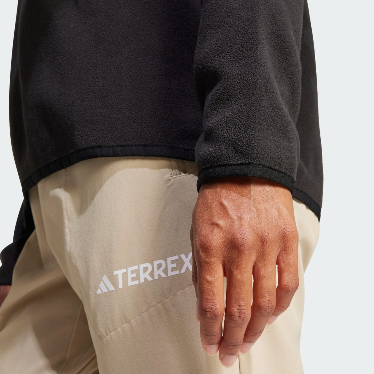 Veste Molleton Demi-Zip Multi Essentials black, adidas Performance
