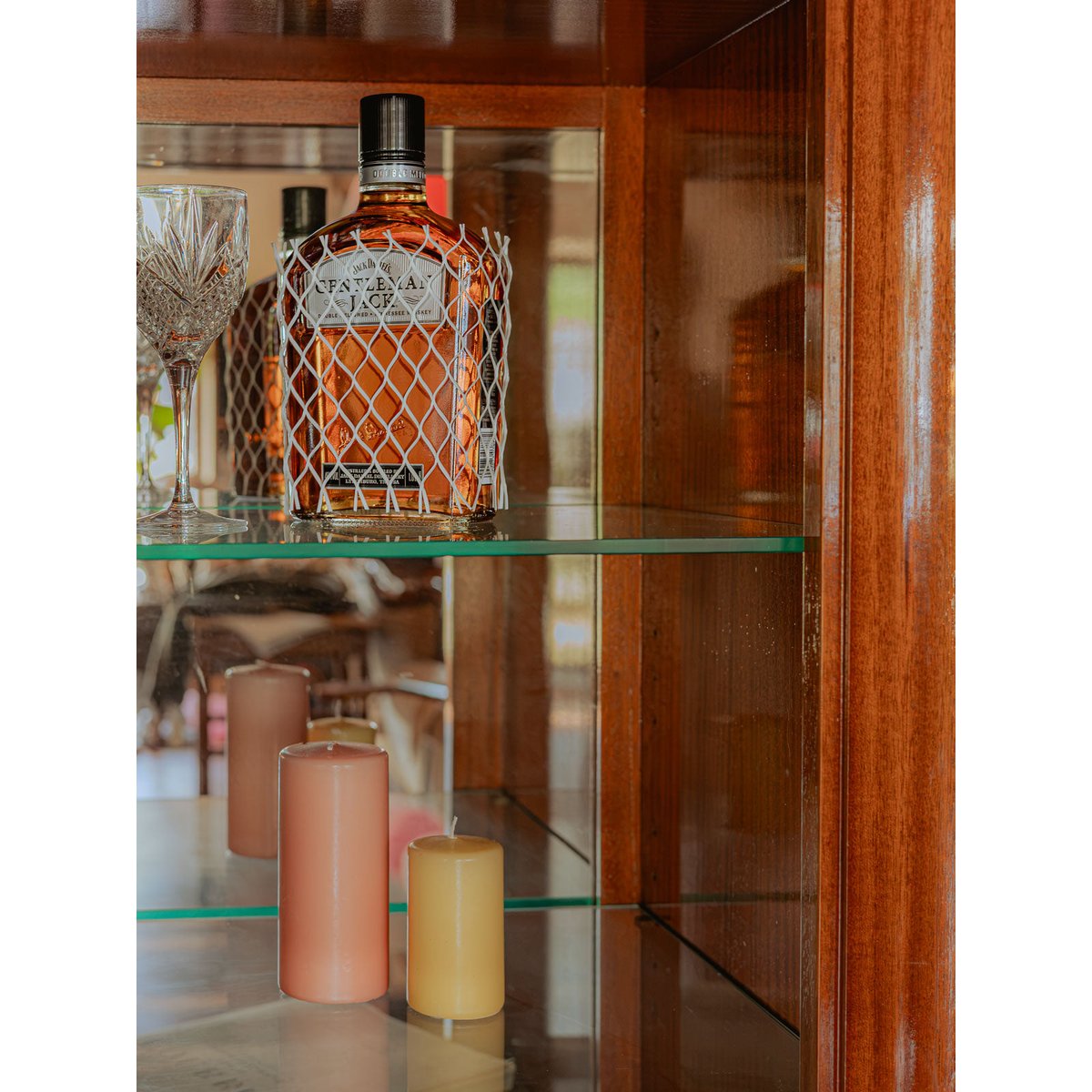 Vitrine mid-century modern Victoria N°1296 - Bon état bois clair, DEBONGOUT