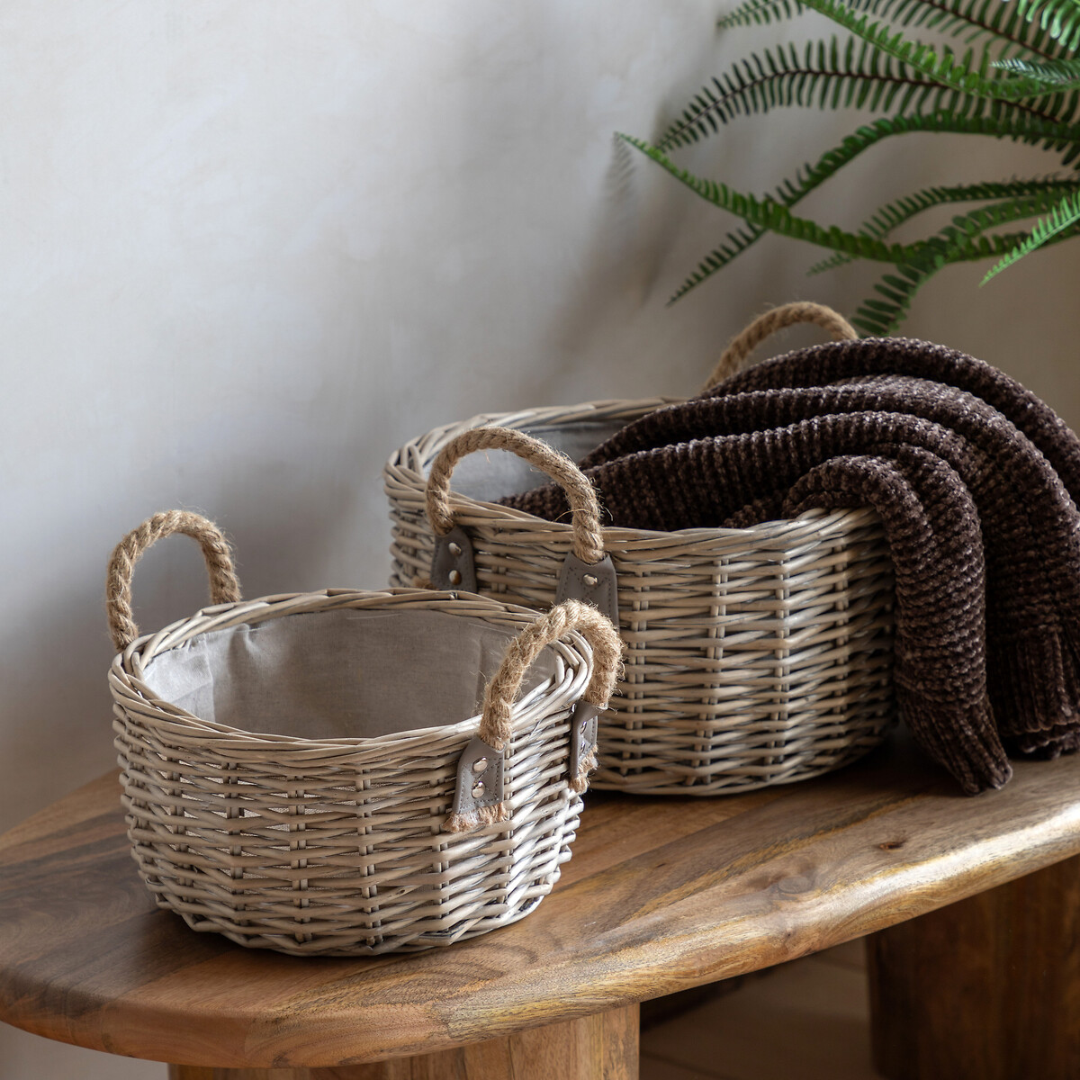 Set of 2 Eden Round Baskets with Handle in Natural brown , ÉDITÉ