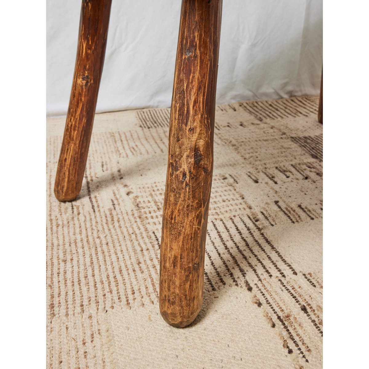 Table à manger brutaliste en chêne massif Romy N°565 - Bon état bois clair, DEBONGOUT