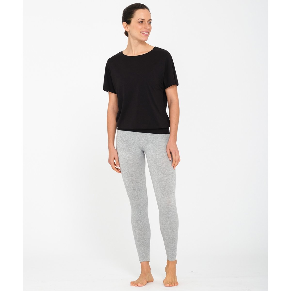 Teeshirt en Lyocell  MEDE noir, YOGA SEARCHER