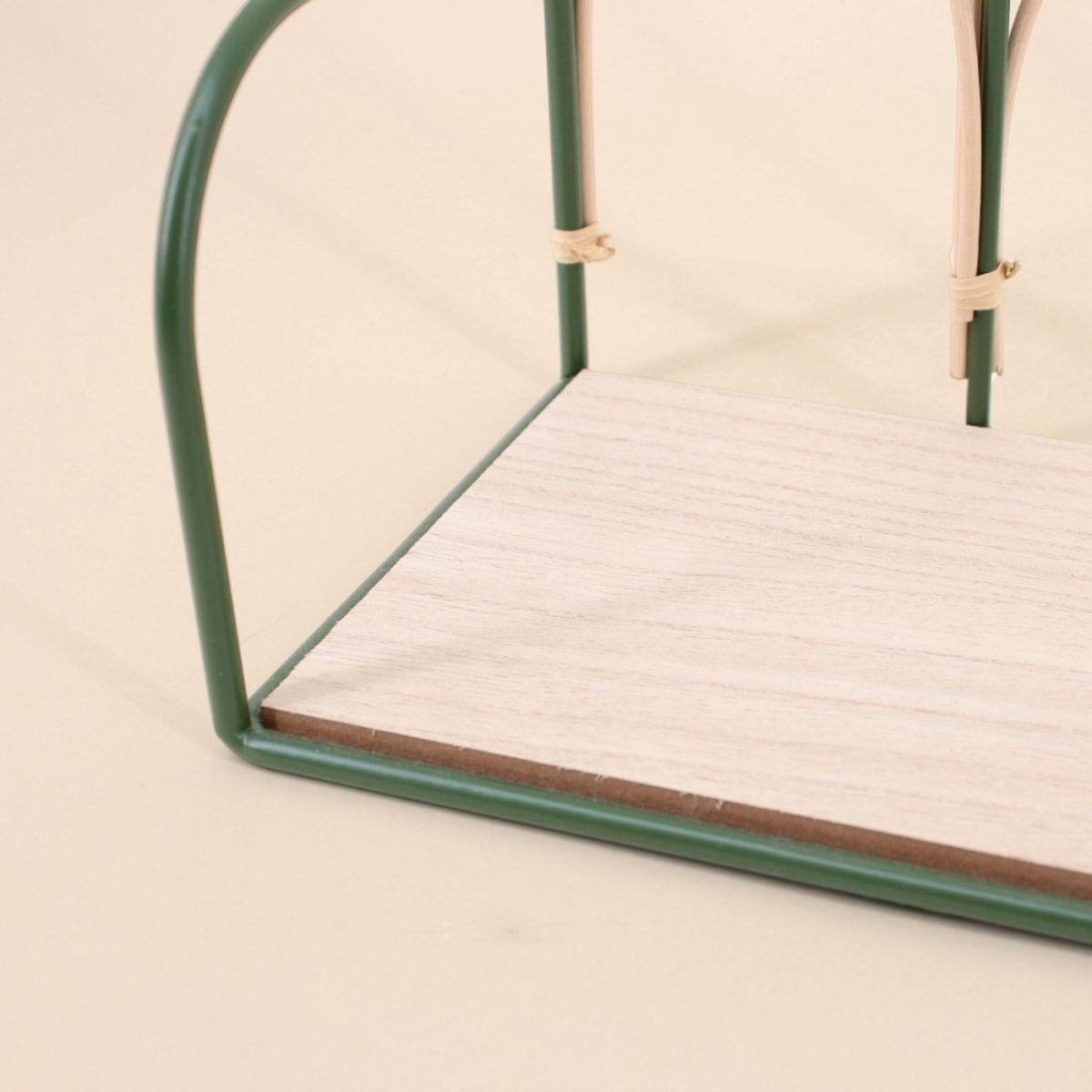 Etagère murale en rotin et métal 45cm vert, ORNAMI