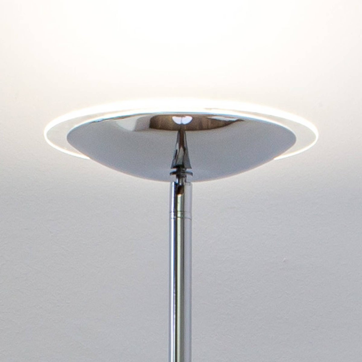 Lampadaire en métal moderneLED, Malea chromé, LINDBY
