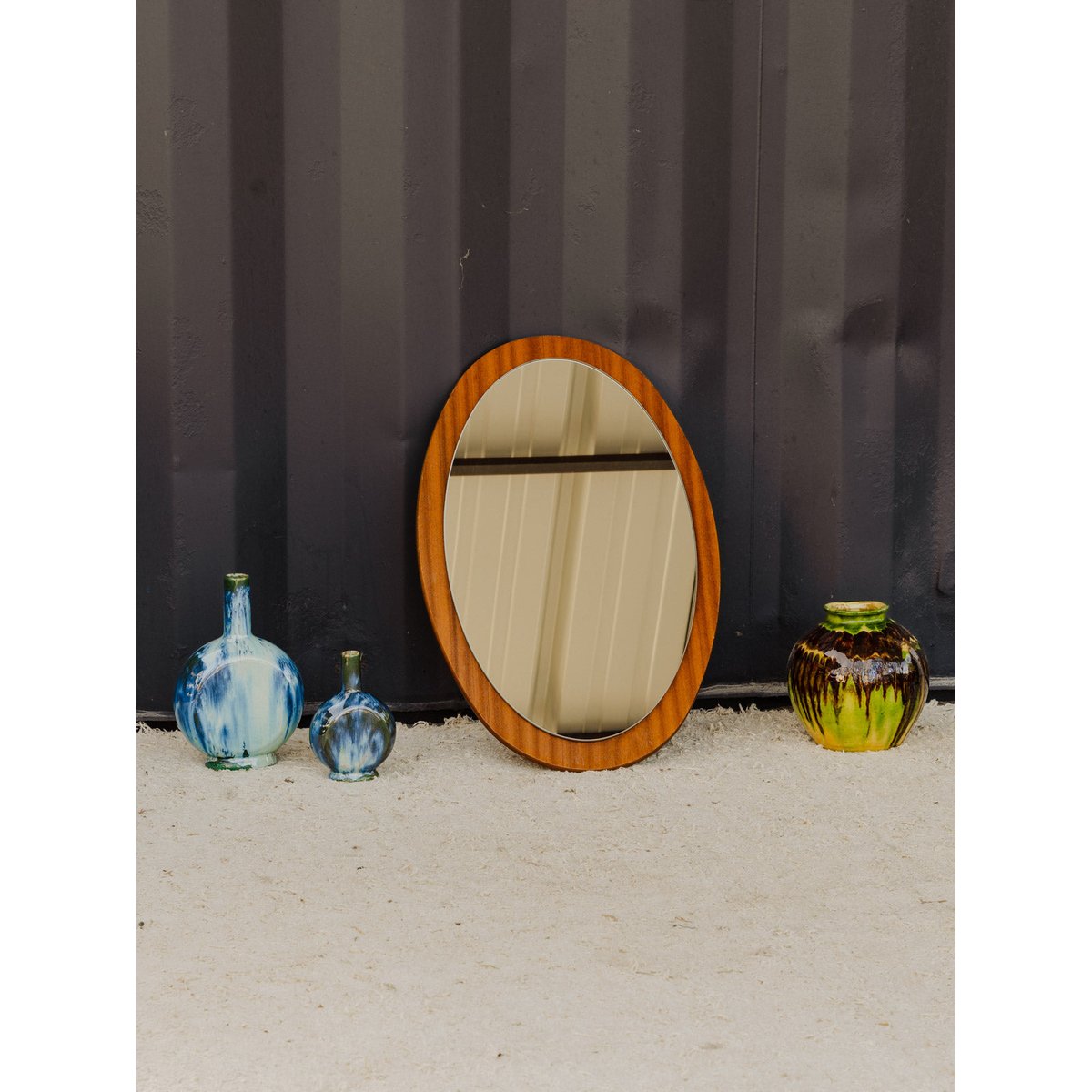 Miroir ovale en teck Igor N°1135 - Bon état bois foncé, DEBONGOUT