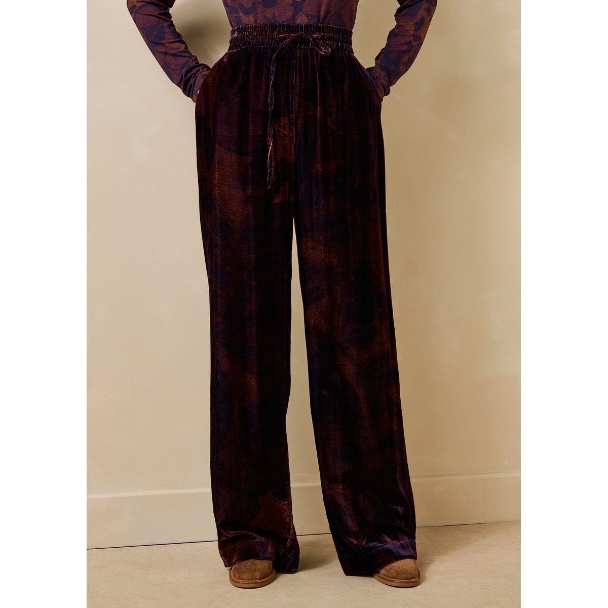 Pantalon large en velours imprimé floral viola/tandoori, LA FEE MARABOUTEE