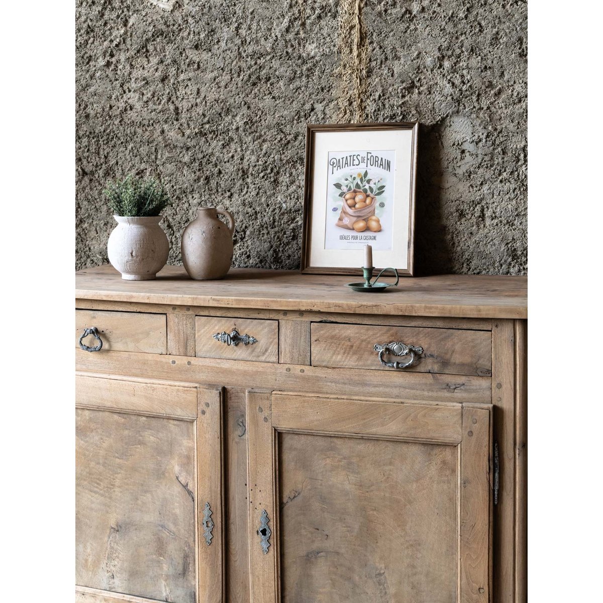 Buffet sculpté en noyer Gilbert N°1871 - Bon état bois clair, DEBONGOUT