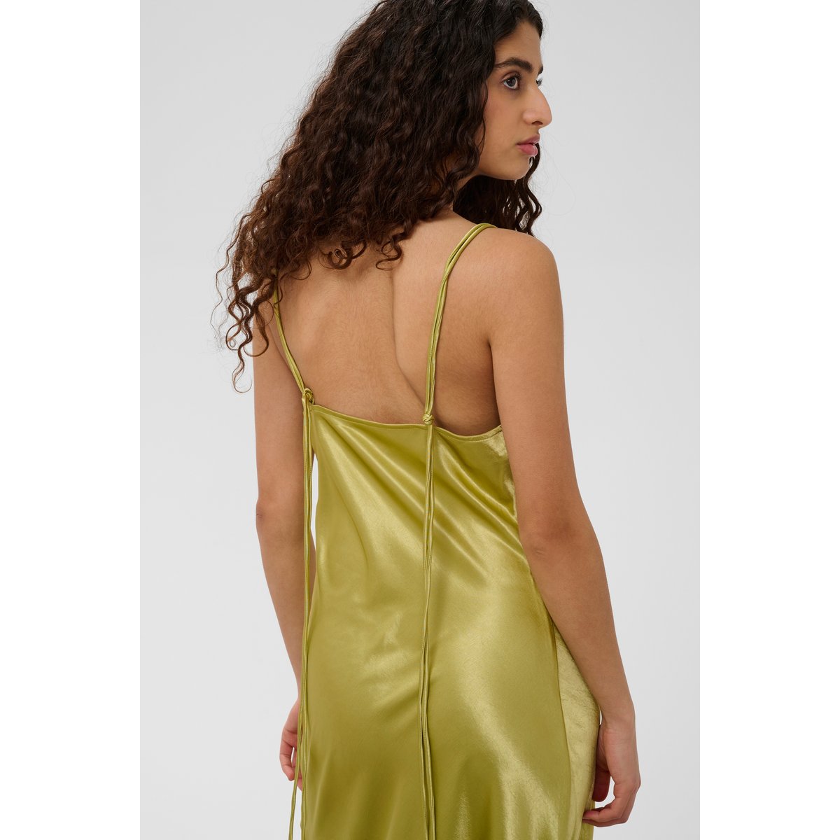 Robe vert weeping willow, SOAKED IN LUXURY