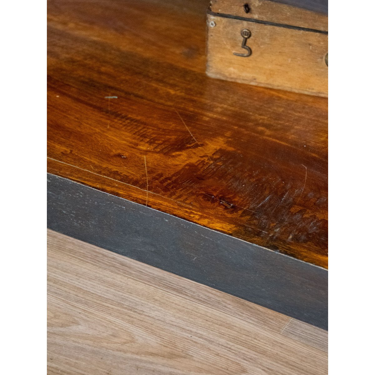 Table basse carrée en bois Donna N°649 - Bon état bois clair, DEBONGOUT