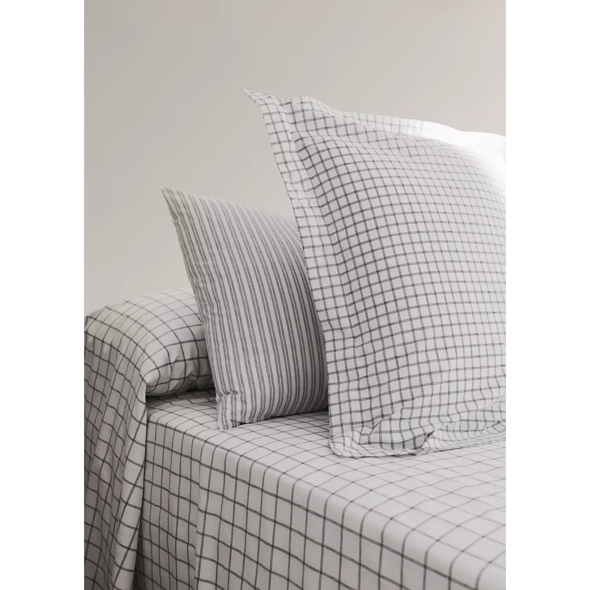 Deux taies d'oreiller percale à rayures 50x75 cm gris, MANGO HOME