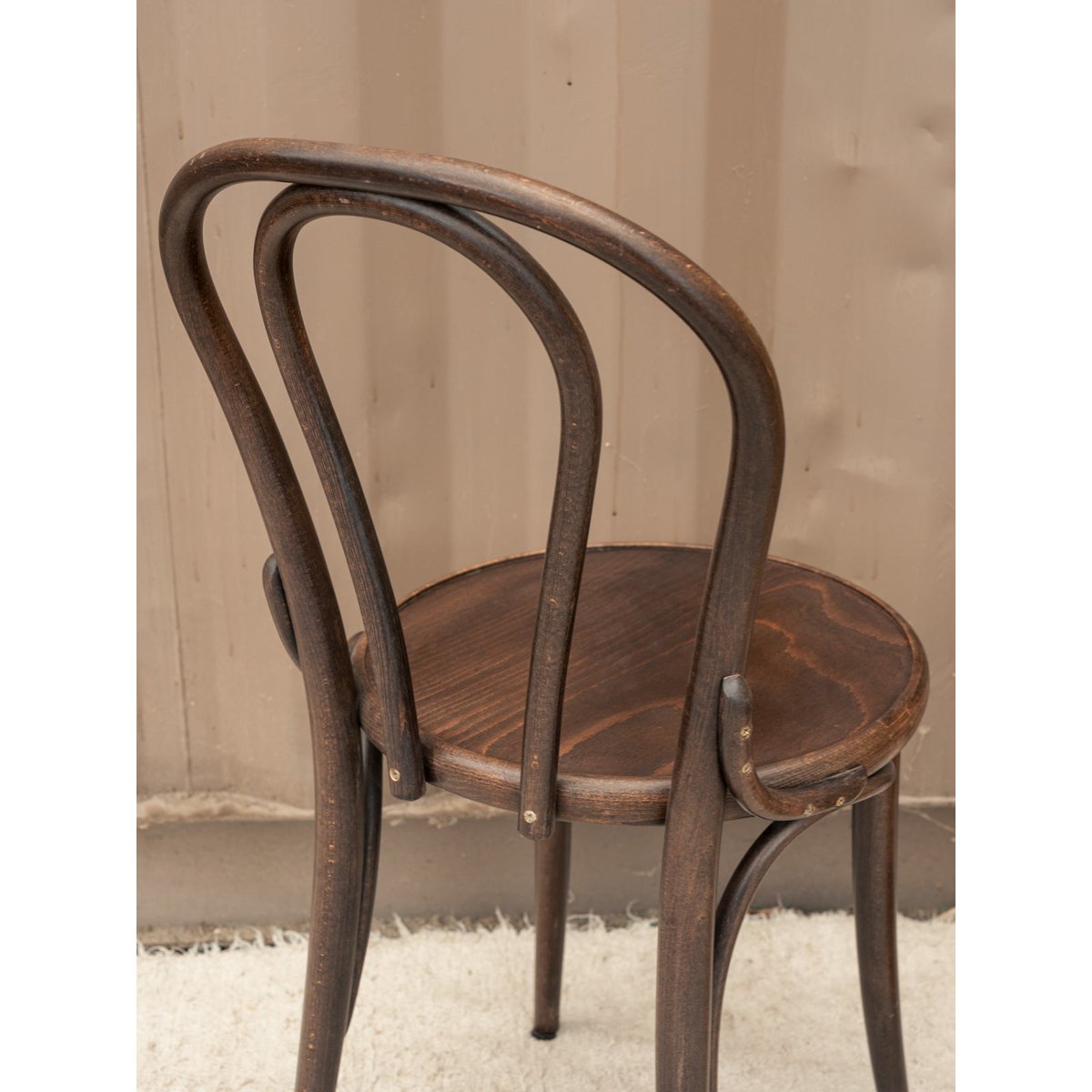 Lot de 3 chaises en bois Claude N°1656 - Bon état bois foncé, DEBONGOUT