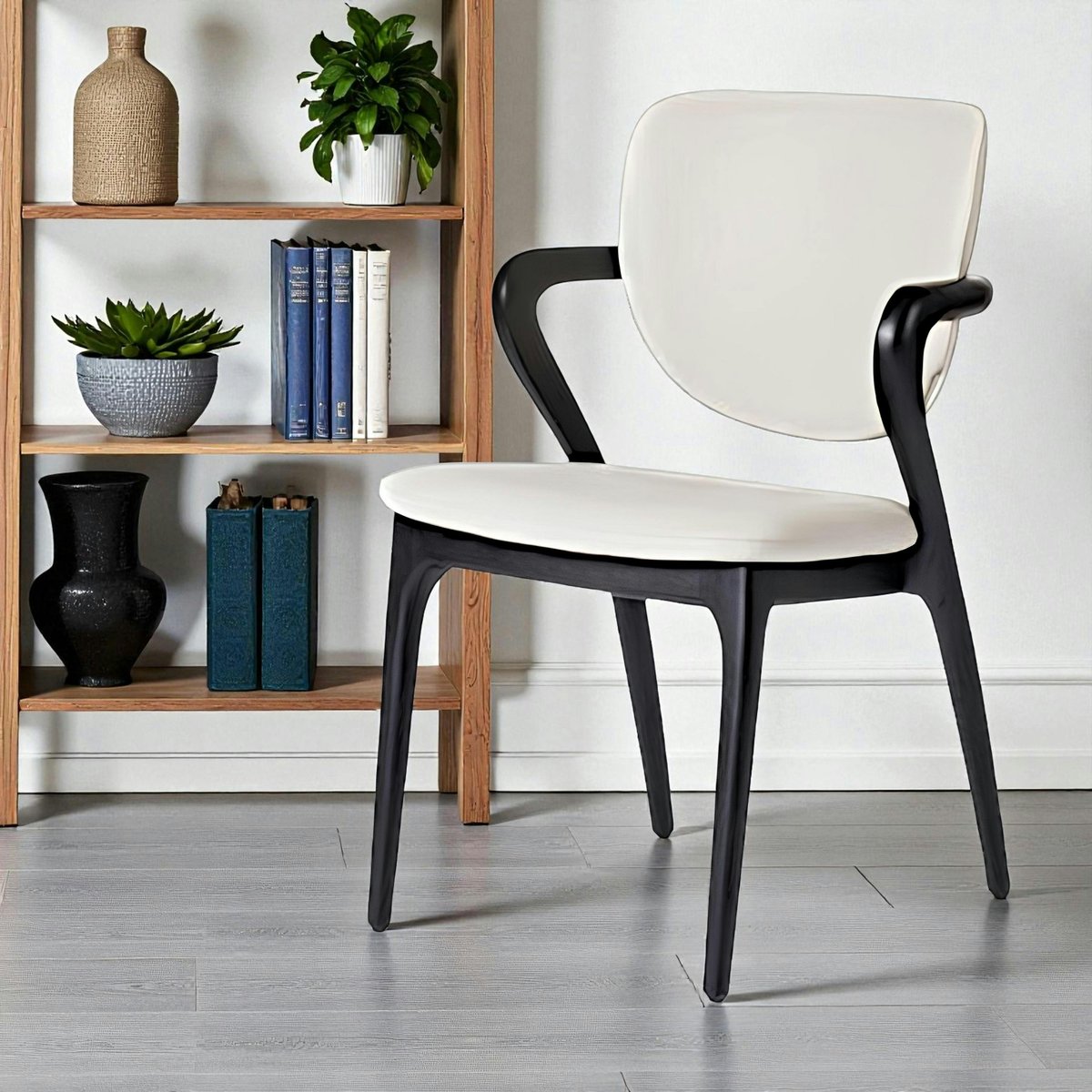 Chaise en cuir avec accoudoirs ALDER gris clair - noir, PIER IMPORT