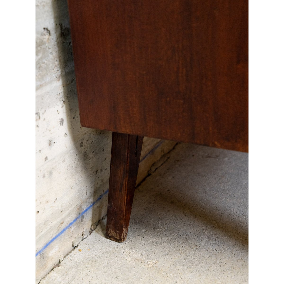 Commode en bois foncé Olga N°663 - Bon état bois foncé, DEBONGOUT