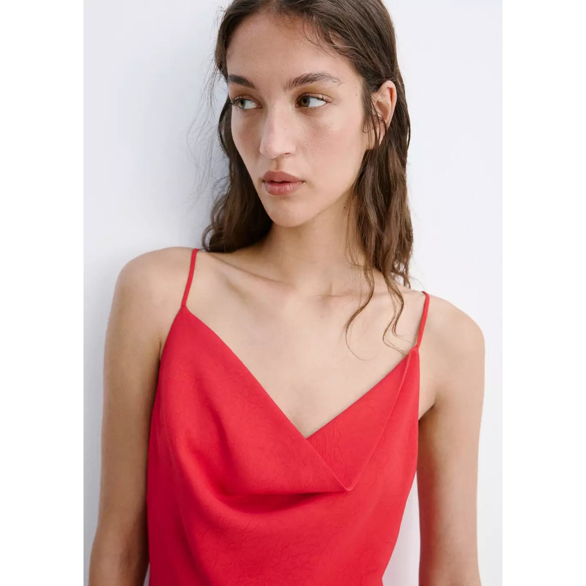 Robe drapée à effet froissé rouge, MANGO