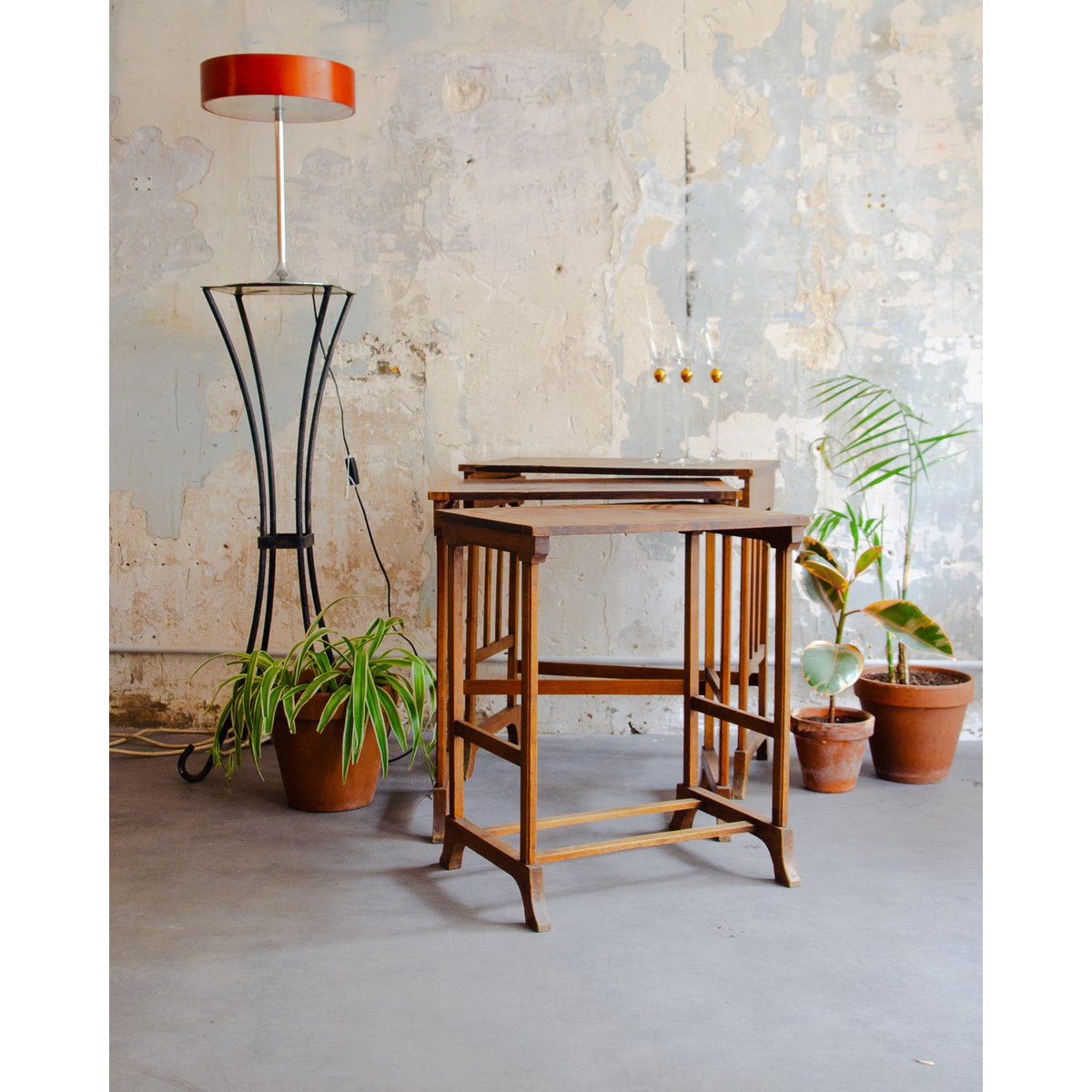 Table gigogne en marqueterie Barbara N°152 - Bon état bois foncé, DEBONGOUT